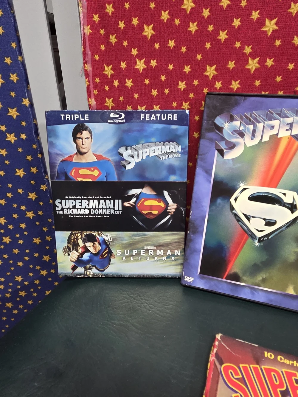 **Superman DVD/VHS Collection - Classic Superman Covers (Blue & Red)** - Picture 10 of 10